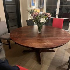 Dinning room table and chairs