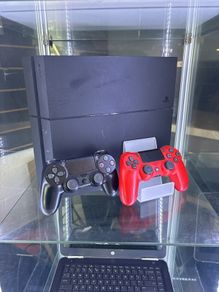 playstation 4 1tb with 2controllers
