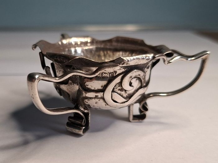 Sterling Silver three handled Irish design hammered finish bowl 1902