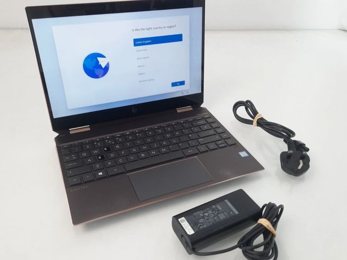 HP Spectre X360 Touchsreen 13-Ap0010na 13.3" Laptop i7 16GB 512GB NVME SSD Windows 11 Pro