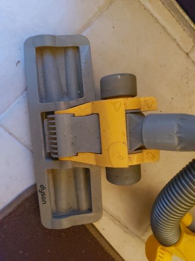 DYSON DC05, for parts or repair, not powering on