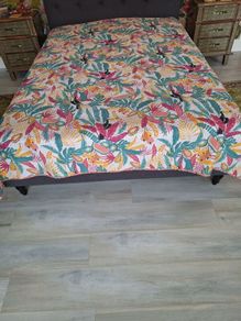 Light Padded Reversible Bedspread Double or Kingsize