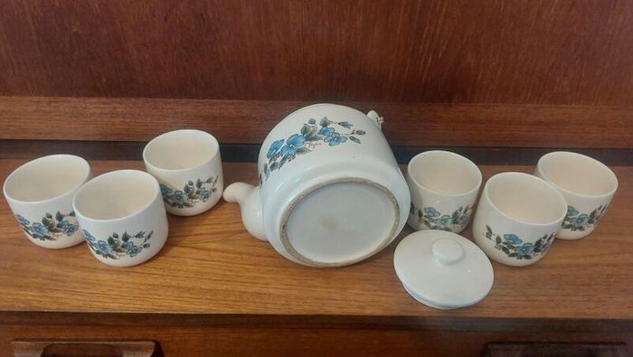 Lovely Vintage Japanese Teaset, with Six Small Cups and a Faux Bamboo Handled Teapot, Perfect for a Japanese Tea Ceremony