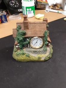 Clock miniature cottage