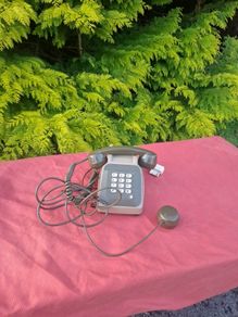 vintage 80s phone