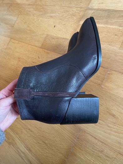 Brand new boots Vionic