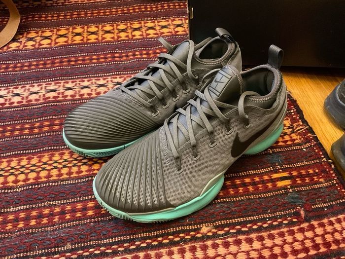 Nike vapor professional tennis shoes