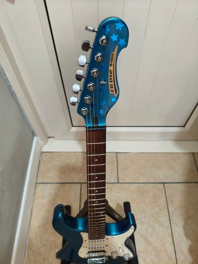 Yamaha EG012 electric guitar