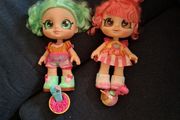 2 Dolls