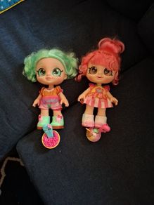 2 Dolls