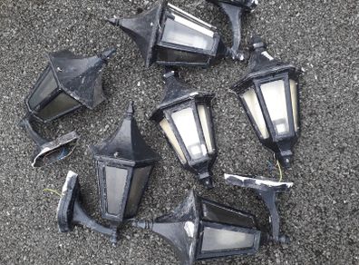 Outdoor wall lights