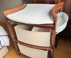 Stokke Changing table and cot in warm brown colour