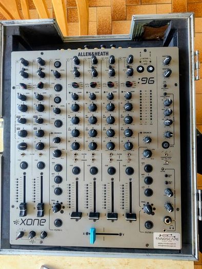 Xone 96 + Flight case.