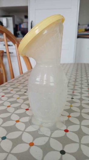 Medela Breast Pump + Haakaa + Freezer Bags
