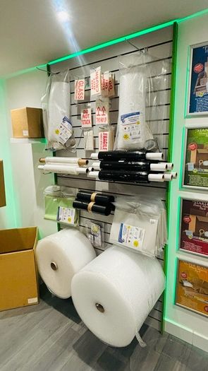 Box for monitor or pictures frames