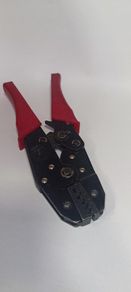 An Un-Branded  Insulated Ratchet Crimping Tool (Boot Lace Ferrule Crimper)