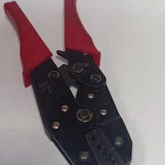 An Un-Branded  Insulated Ratchet Crimping Tool (Boot Lace Ferrule Crimper)