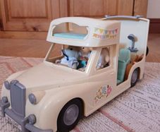 Sylvanian Family Campervan