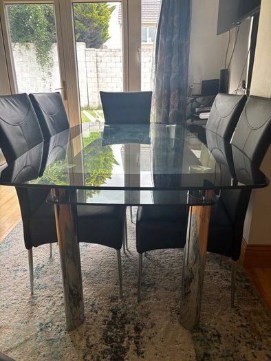 Pre Loved 6 Seater Dining Table with 6 Chairs