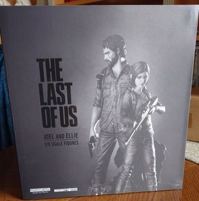 The Last of Us 1/9 Joel And Ellie Statue