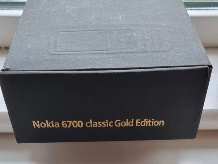 Nokia 6700 Classic Gold Edition