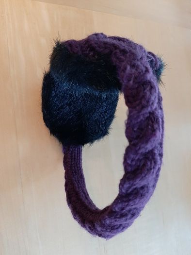 Cableknit earmuffs