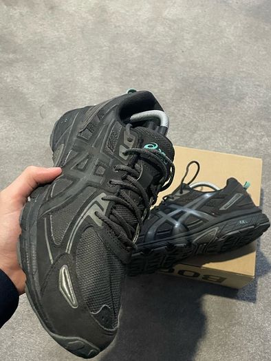 ASIC gel venture 6 very good condition size 8.5