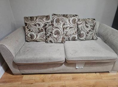 Sofa for sale, brought from harvey norman, couple of years old, good condition