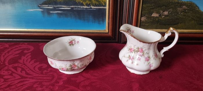 87 Piece Royal Albert Paragon Victoriana Rose Bone China Gold Gilt Dinner And Tea Service / Set For 10 Person Setting Made In England