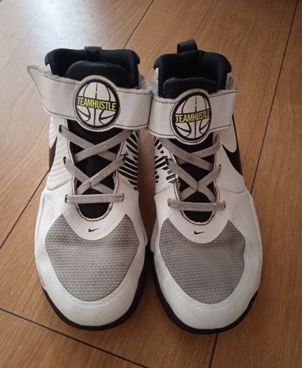 boys Nike trainers