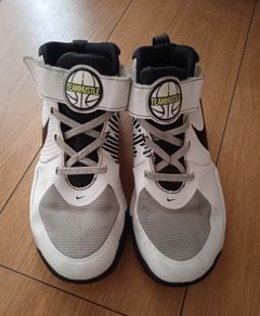 boys Nike trainers