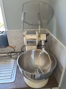 Dough mixer