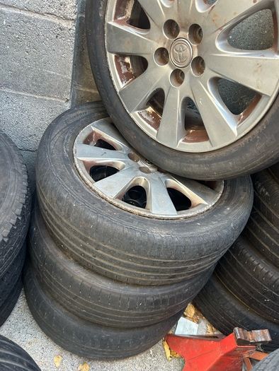5 Alloys and tyres for avensis 2007-09