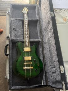 Indie Electric Guitar & Hard Case