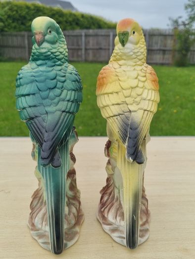 Pair of Capodimonte parrots