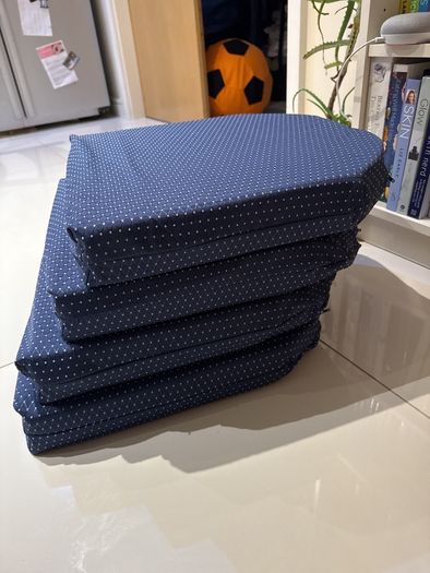 4 x chair cushions 43 cm x 42 cm
