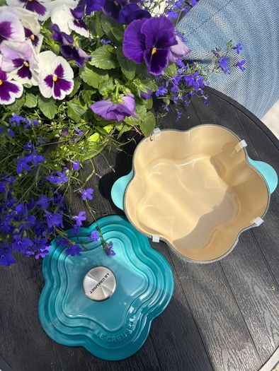 Le creuset Fafa 2L pot in Teal/ Carribean