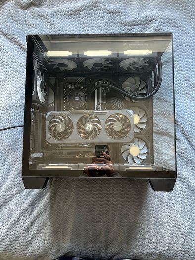 Black gaming PC