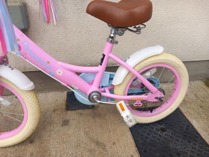 Kids maggic bike size 14 inch wheels