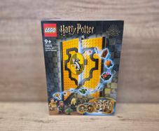 LEGO 76412 Hufflepuff House Coat of Arms