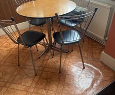 TABLE & chairs & 2 Bar stools FREE