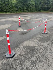 Bollards / Chain Posts / Red/white Set Of 11 Pcs