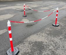 Bollards / Chain Posts / Red/white Set Of 11 Pcs
