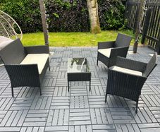 Patio furniture set - In new condition