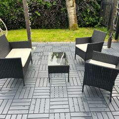 Patio furniture set - In new condition