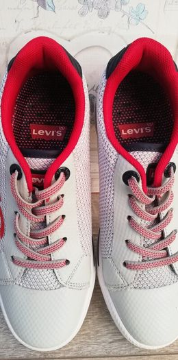 Levi's boys slip on trainers like new condition UK2.. EUR 34