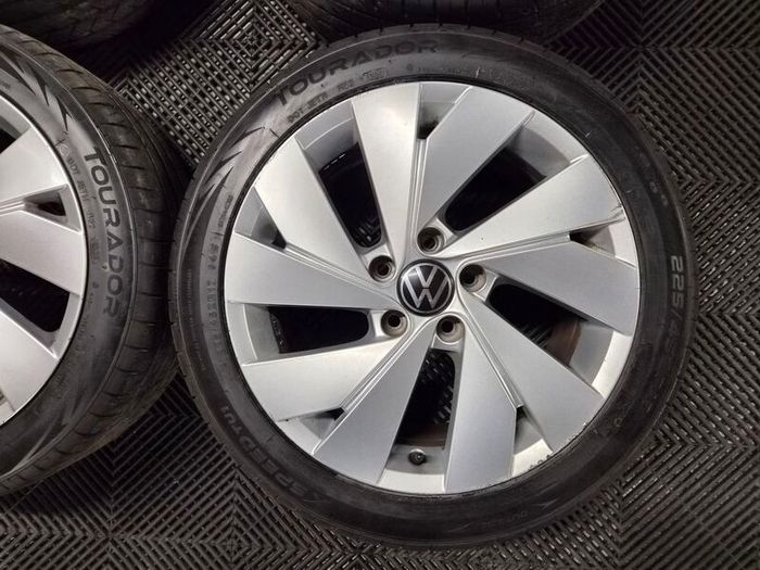 VW Caddy / Golf 17" Belmont