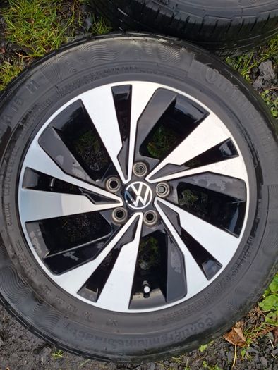 15" Genuine Vw Polo alloys with tyres