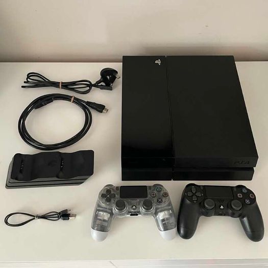 Sony PS4/2 Controllers/Charging Dock