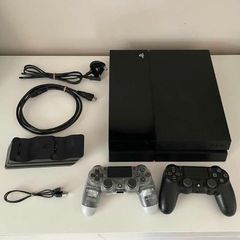 Sony PS4/2 Controllers/Charging Dock